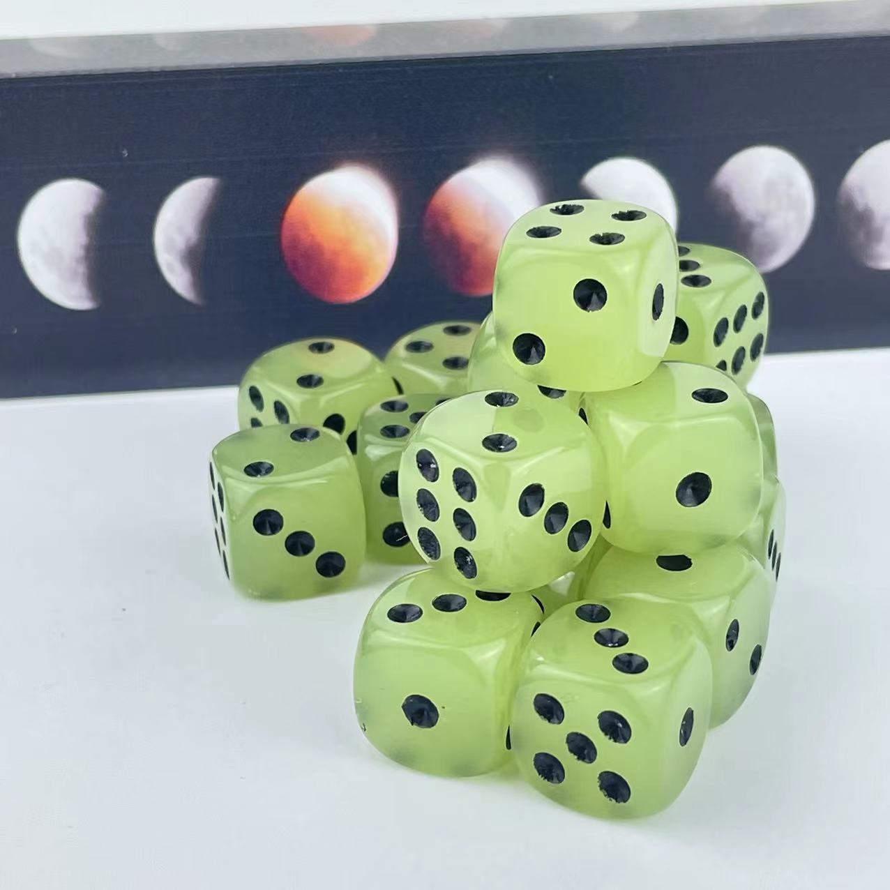 Board Game Yahtzee - 10 แพ็ค 14 มม.D6 หกด้านเรืองแสงใน Dark