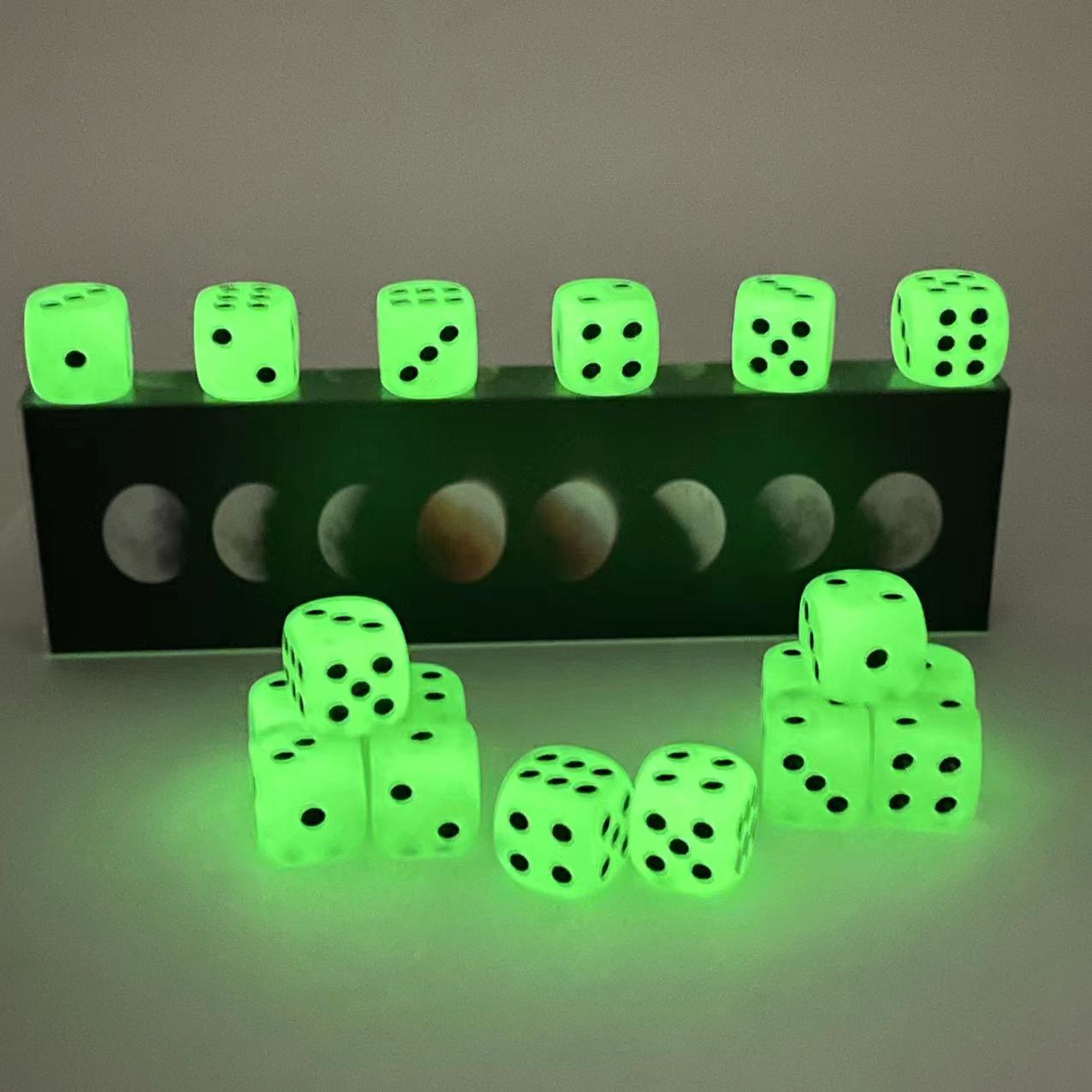 10 แพ็ค 14 มม.D6 หกด้านเรืองแส - Board Game Yahtzee บทวิจารณ์และราคา